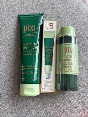 Pixi Green Skintreats SuperBerry Cleanser & Antioxidant Set